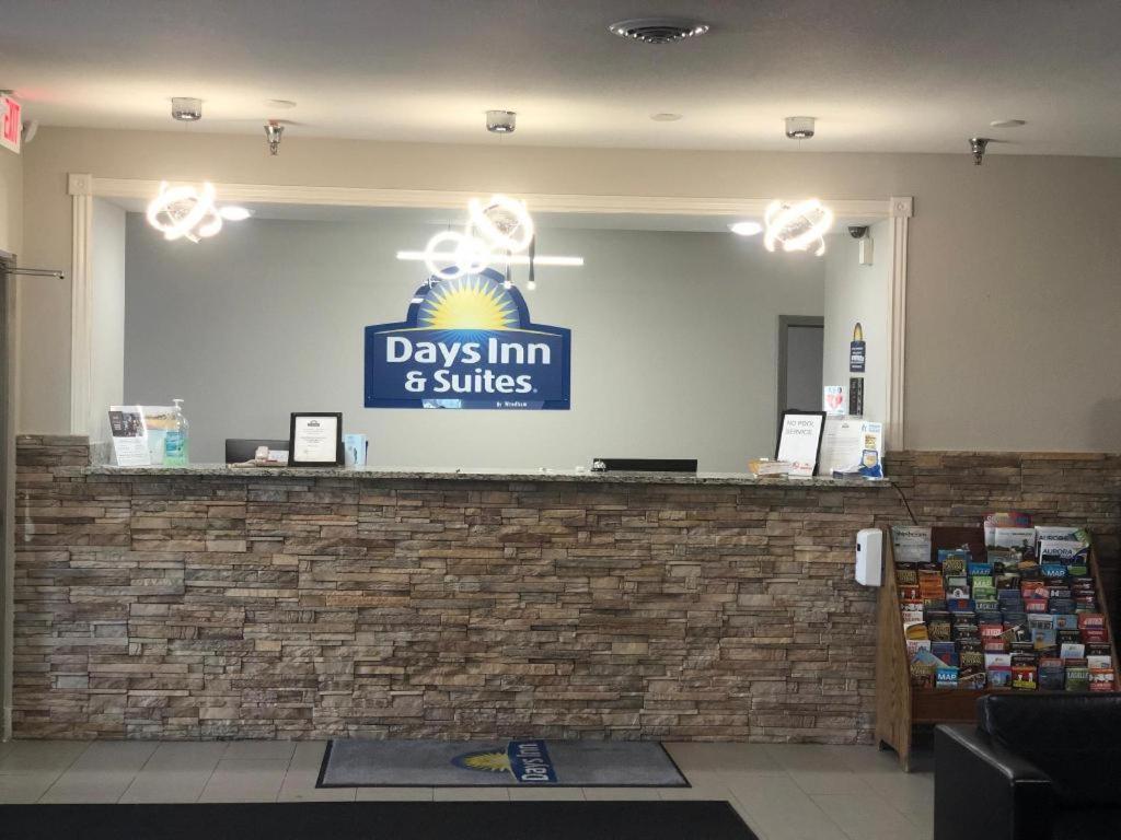 Days Inn & Suites By Wyndham Ромеовилл Экстерьер фото